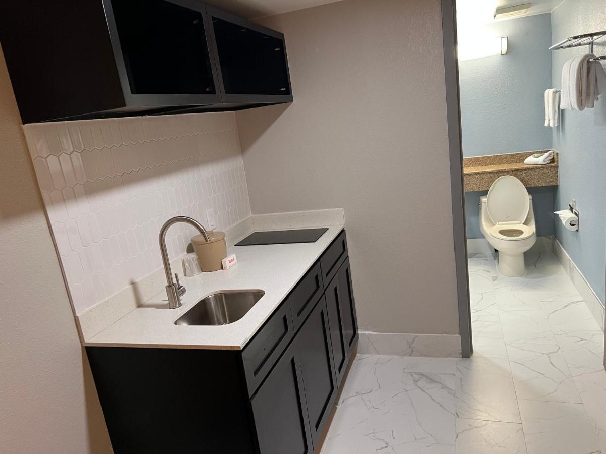 Red Roof Inn & Suites Mt Holly - Mcguire Afb Westampton Ngoại thất bức ảnh